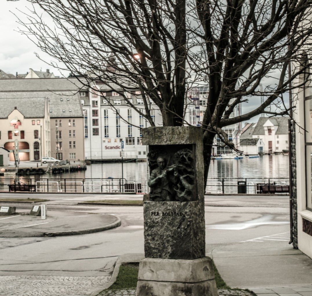 Statue 8