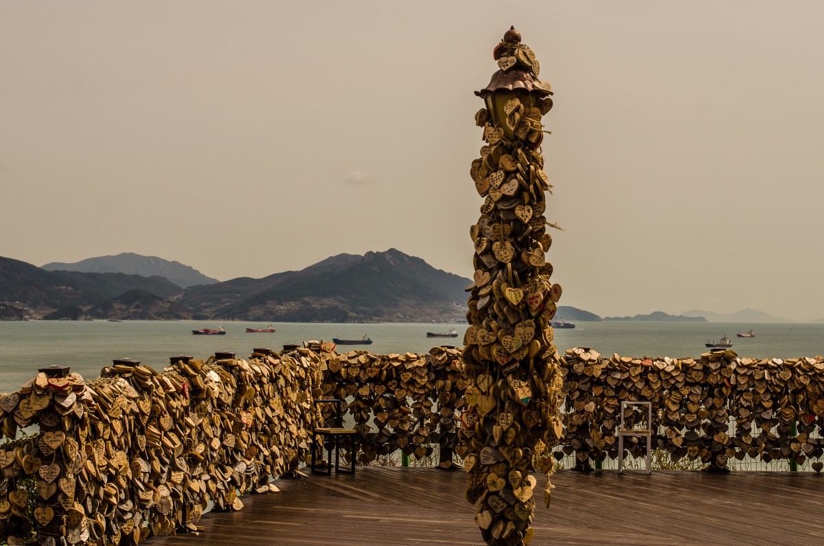 Hearts by a Cafe (Yeosu)