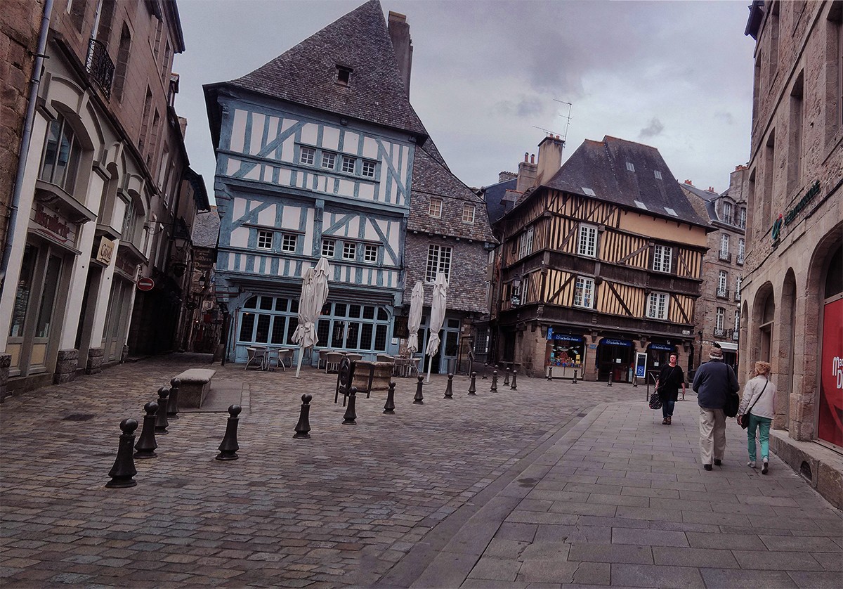 Dinan Square