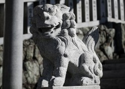 Shrine Guardian (road 438)